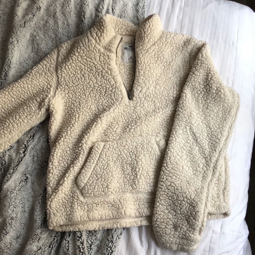 Hollister super fuzzy/cozy quart zip sweatshirt